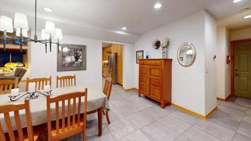 10-35805-Elkridge-Run-Dining-Room2-ai